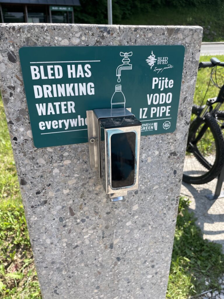 Источники чистой питьевой воды в походе в Словении